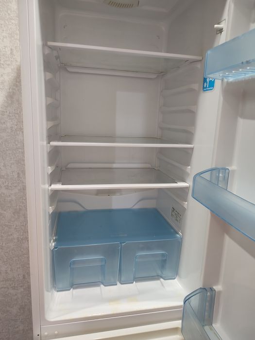 Холодильник белый