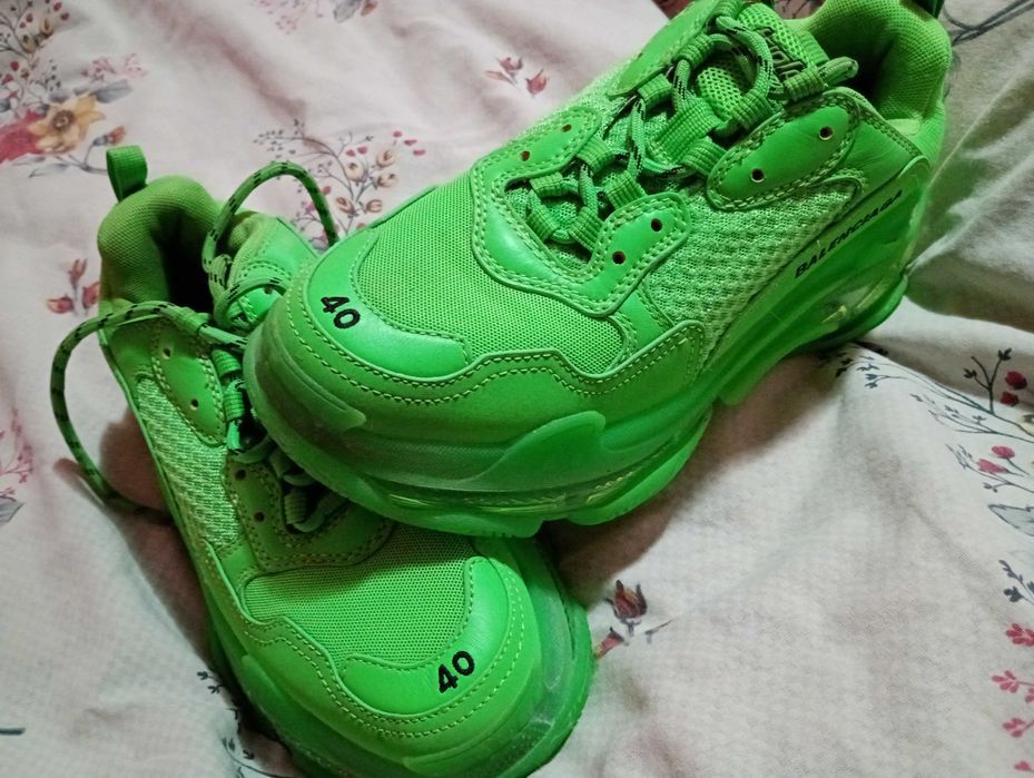 Balenciaga triple s verde neon