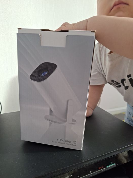 Продается проектор MAGCUBIC HY320