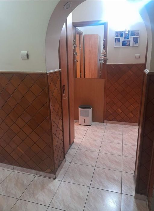 Închiriez apartament 3 camere
