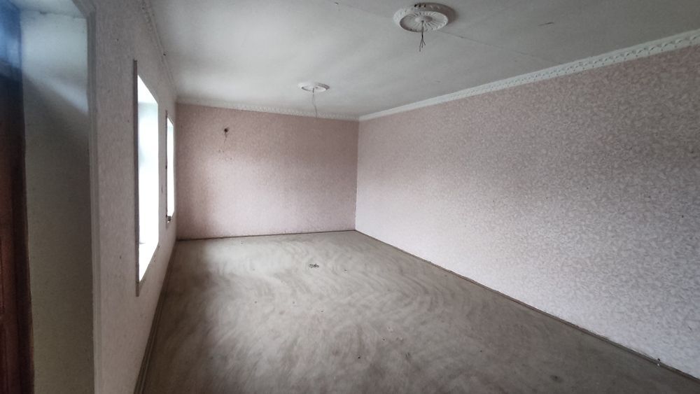 Xovli uy sotiladi srochna