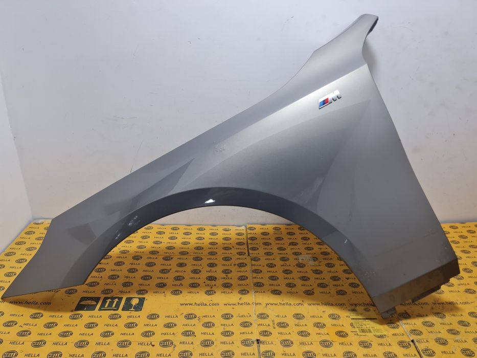 Aripa stanga fata BMW 5 G60 G61 far bara armatura