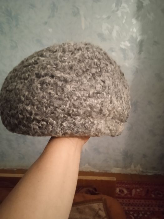 Меховые женские шапки