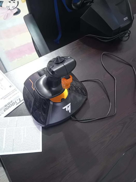 Джойстик Trustmaster t16000m pc
