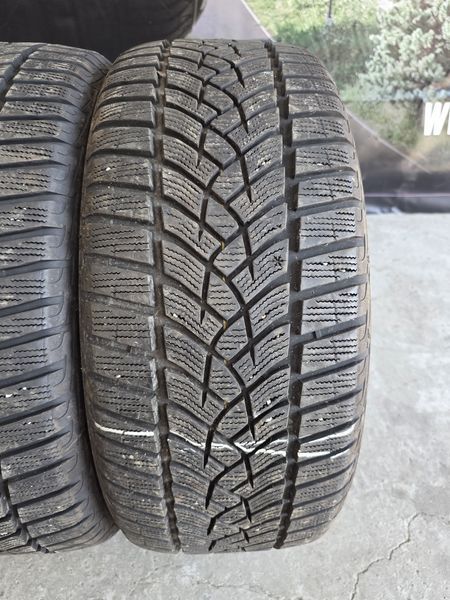 225/45/17 Goodyear 4бр
