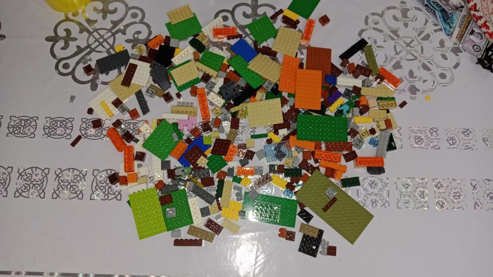 Продам лего смотрите в описание