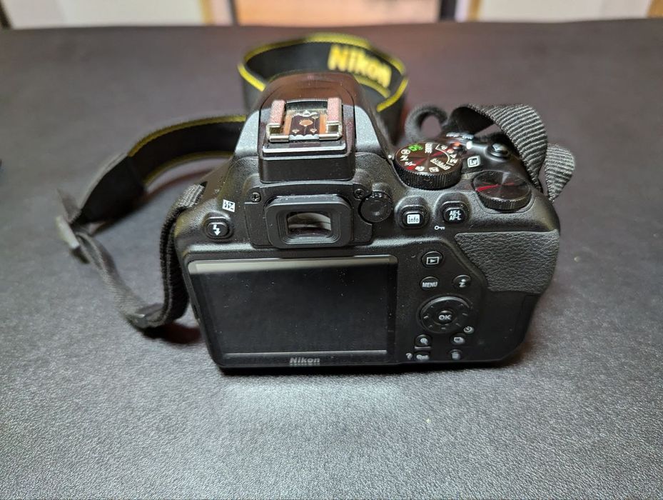 Nikon D3500 + объектив AF-P 18-55mm пробег 7300 кадров