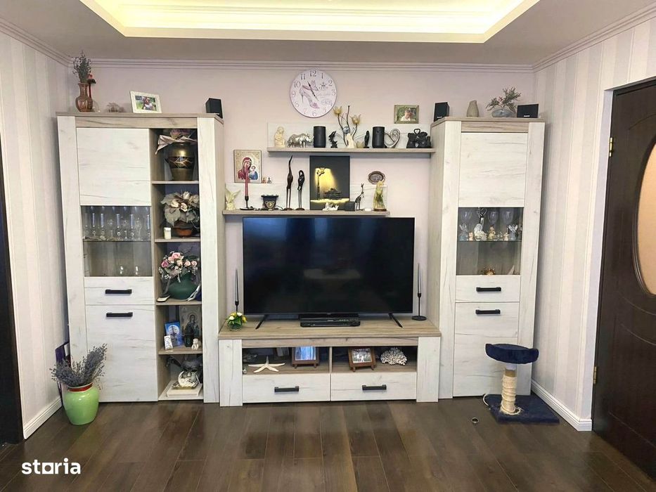 Apartament 3 camere dec. 72 mp, mobilat, 2 boxe, CT, et. intermediar