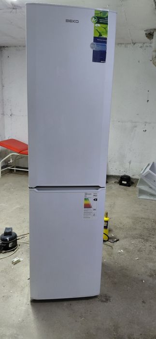 Холодильник рабочи