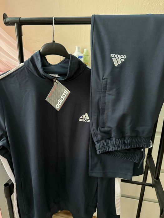 Спортен екип на Adidas