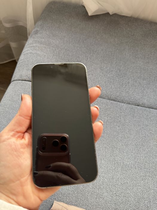 Iphone 13 pro + зарядно - изключително запазен