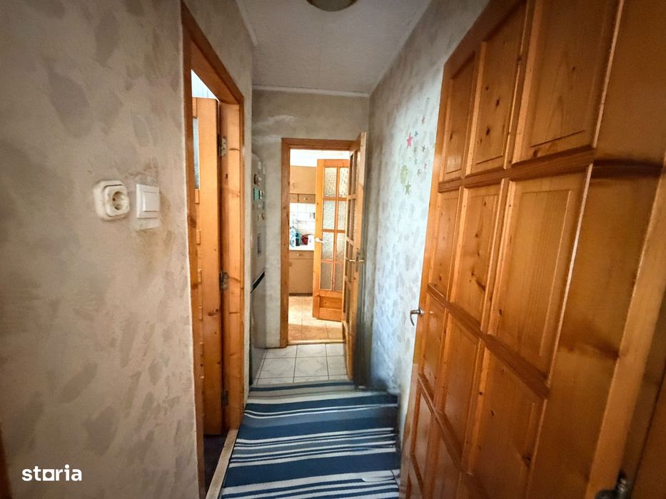 Apartament 3 camere,  Gradiste Central  decomandat, parter cu balcon
