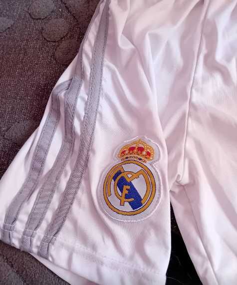 Оригинални детски къси панталонки на Реал Мадрид - размер 140