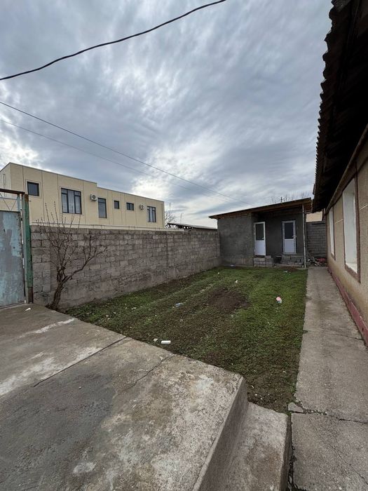 Uy Sotiladi 6 sotix. Tovoqsoy Rtsda 4 xonali