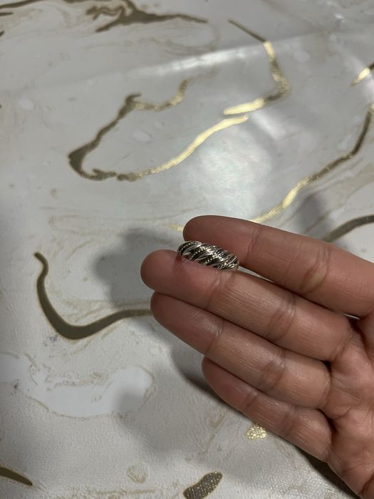 Продам серебряное кольцо