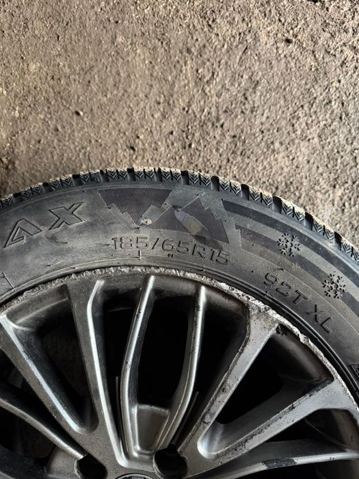 Продам резину с дисками R15