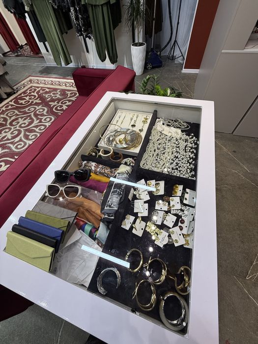 Продается стеллаж