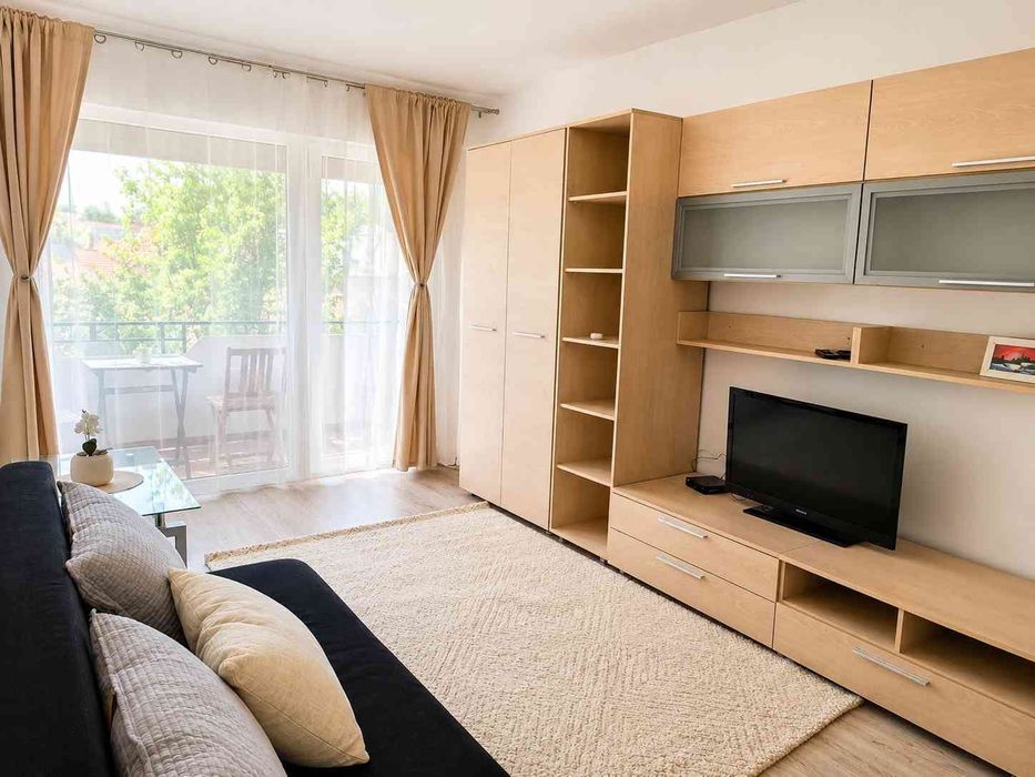 Închiriez apartament