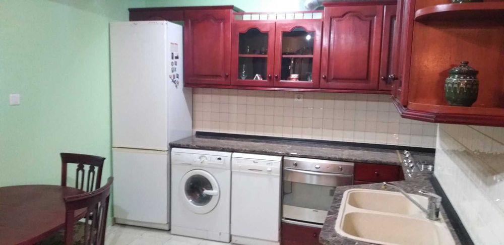 Дава се под наем Двустаен апартамент в Стара Загора, Център - 70 кв.м за 280.5 € - Снимка #3