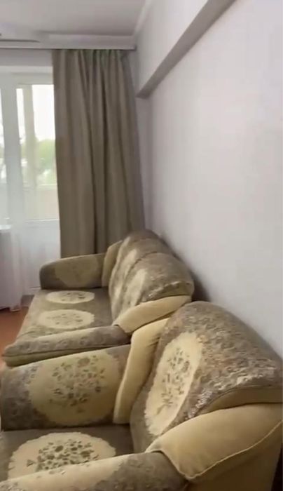 Диван нераскладной с двумя креслами