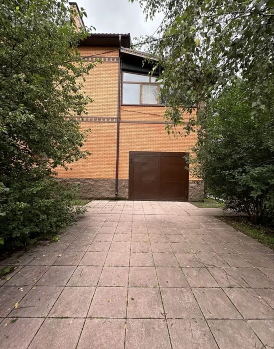 Продается 2 коттеджа в поселке Боровое Бурабай