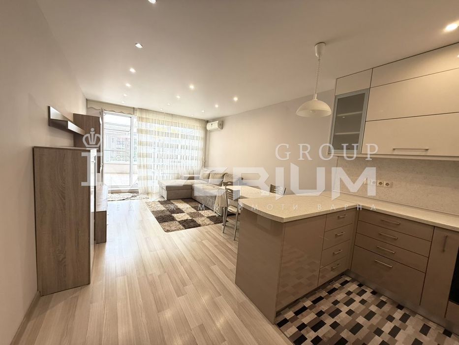 Дава се под наем Двустаен апартамент в Варна, Възраждане 1 - 90 кв.м за 612 € - Снимка #1