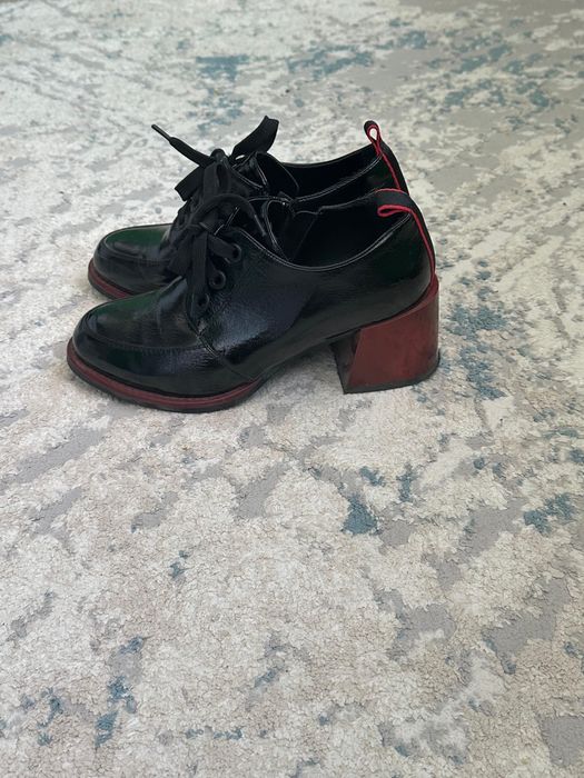 Продам осеннию обувь