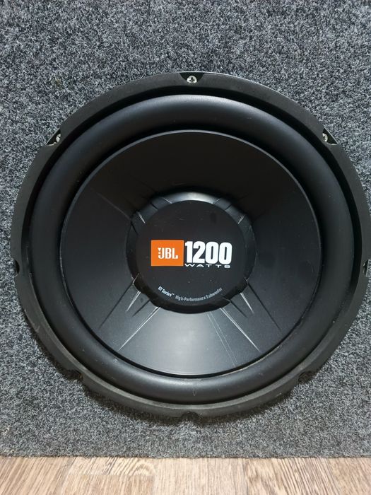 Продаётся сабвуфер