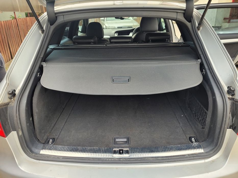 Dezmembrez Audi A4 B8 2.0 CAGA