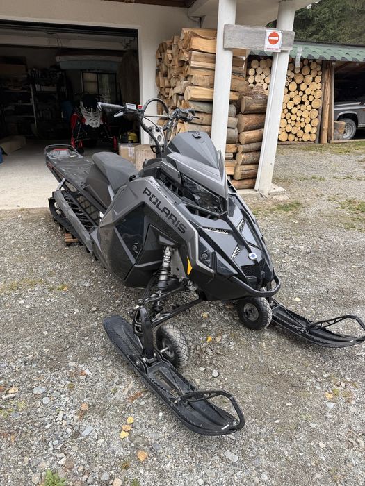 Snowmobil Polaris Khaos 2023