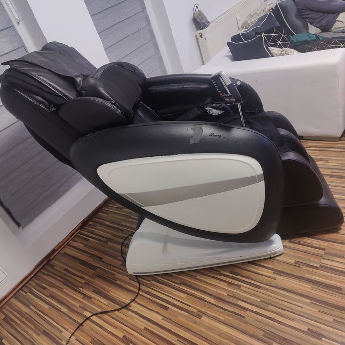 Fotoliu de masaj cu caldura inclusă. Masaj la maini, pălmi, picioare,