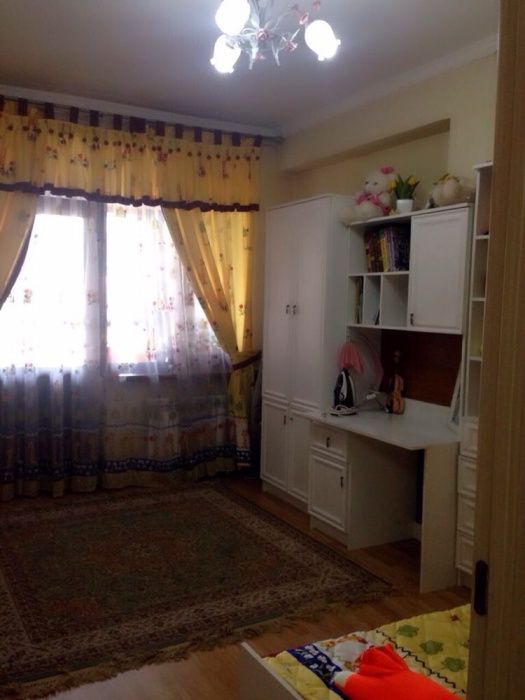 Продам шторы и покрывало