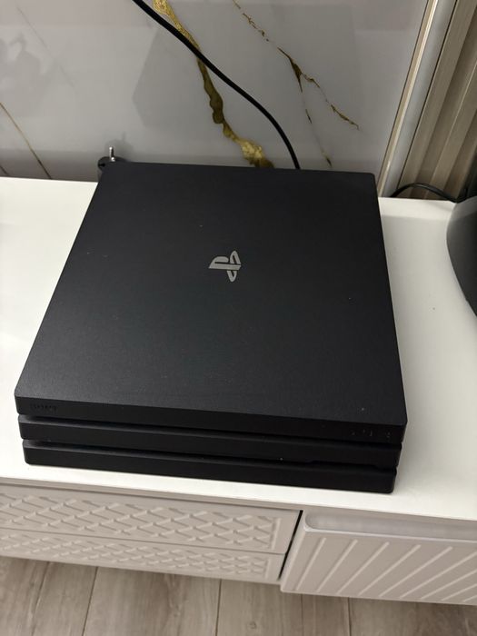 Пс 4 про 1 т в хорлшем сотоянии