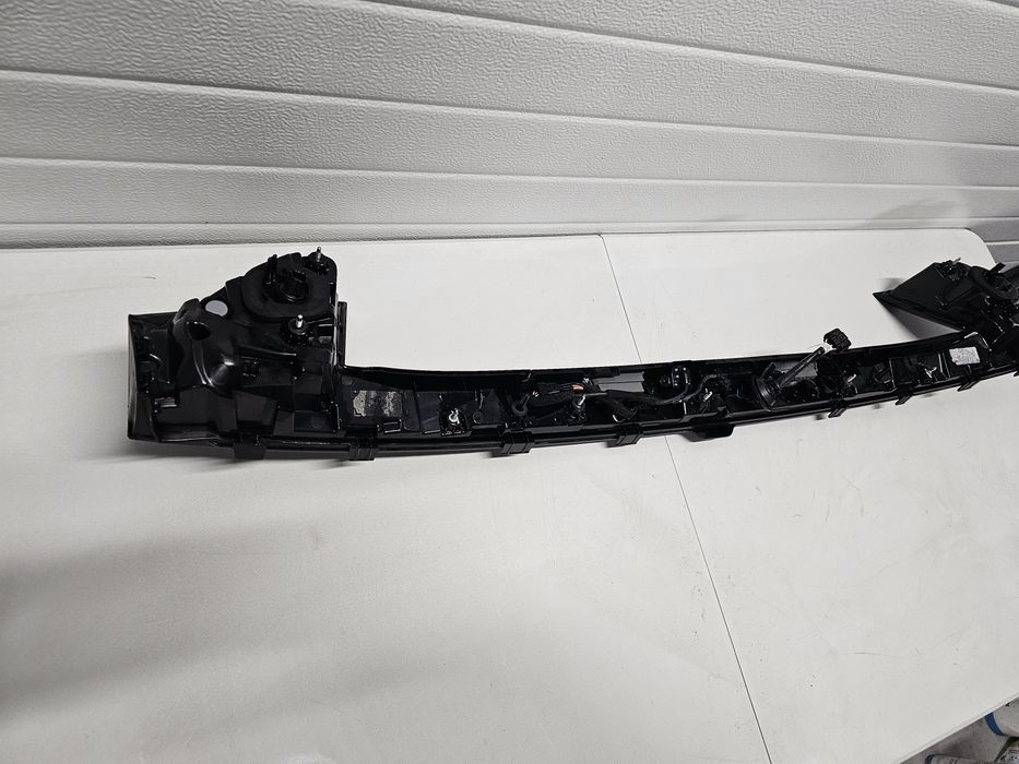 Stop spate central hayon Hyundai Tucson 4 cod : 92403N7120