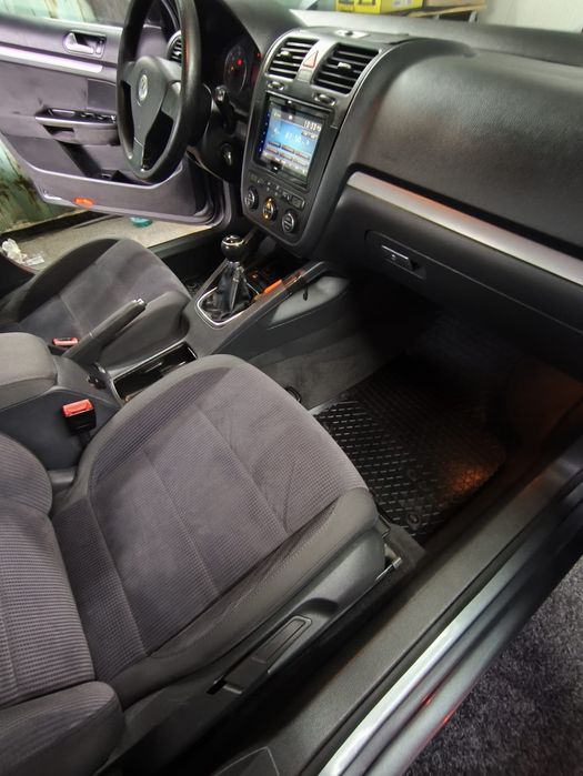 Detailing auto interior complet. LUCRAM ȘI DE SĂRBĂTORI Program non st