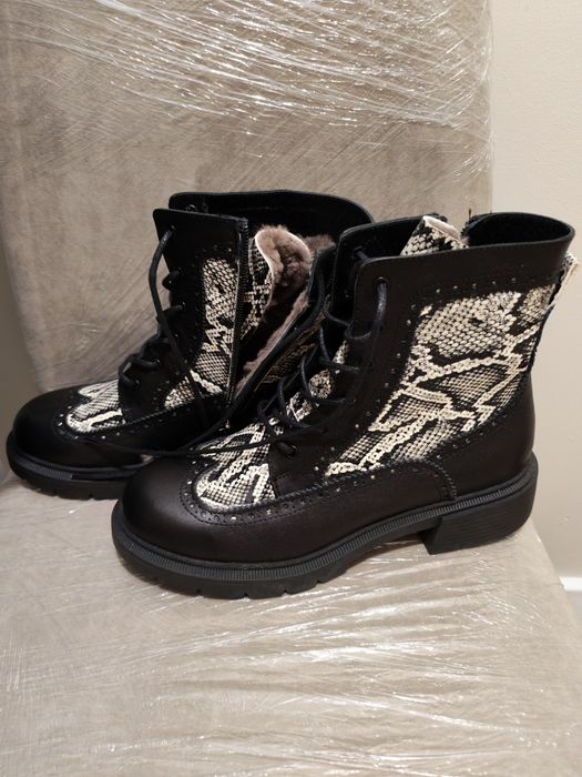 Продам зимние ботинки