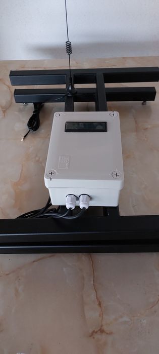 Cantar apicol cu citire prin sms și lcd