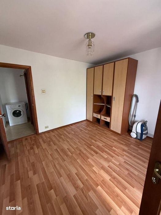 Apartament cu 4 camere decomandate, Obcini