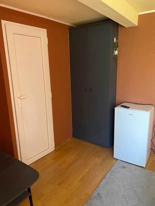 Дава се под наем  в Самоков - 15 кв.м за 224.4 € - Снимка #3