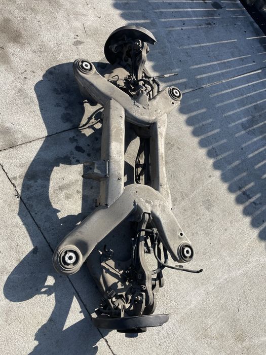 Punte spate Audo A8 d3 stare perfecta completa / brat fuzeta