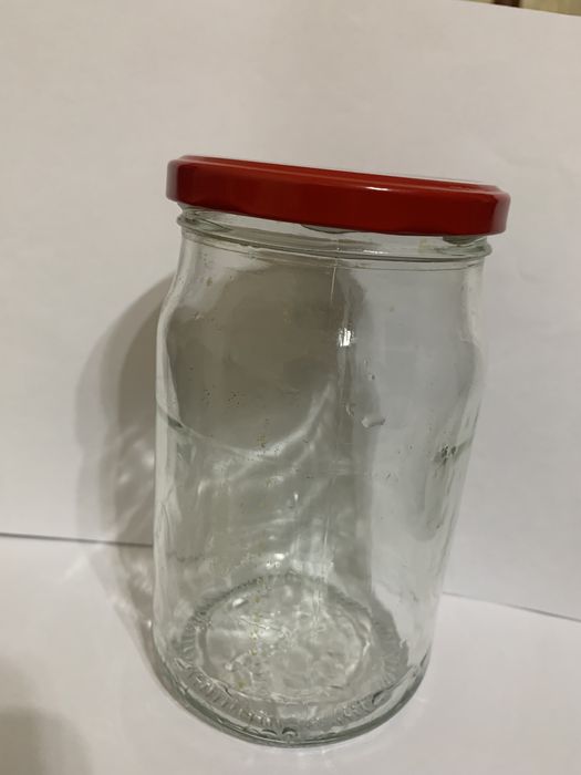 Banka 0,72  ichida mahsuloti va ustida krishkasi bilan Банка 0.72 б/у