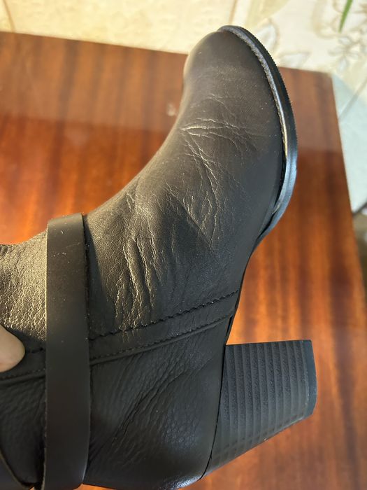 Корейские кожанные женские ботинки