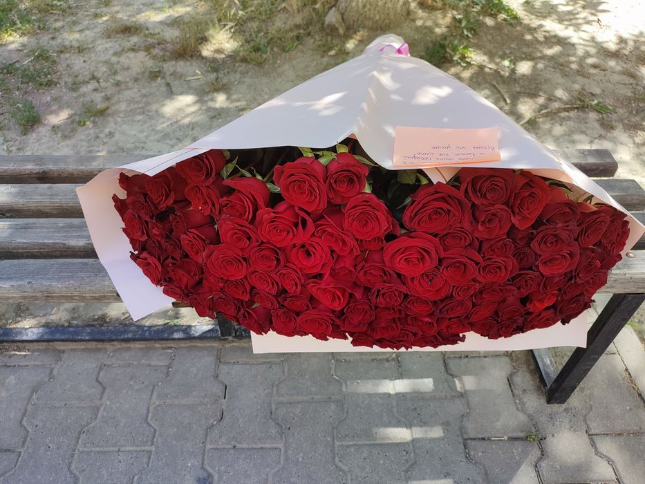 Розы метровые. Цветы и букеты