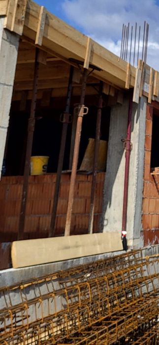 Vând popici metalici și teuri