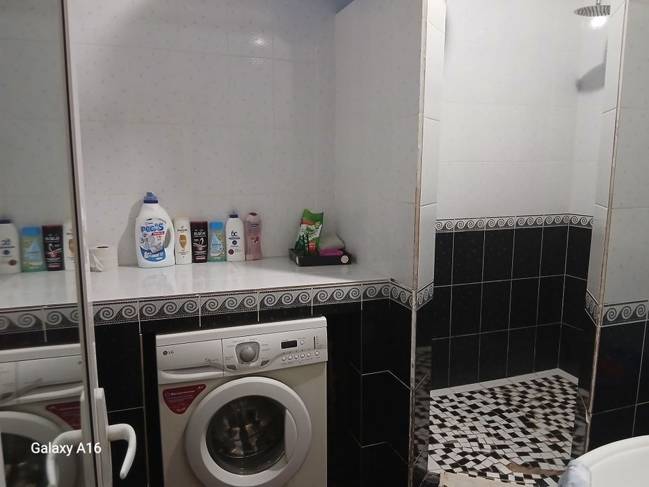 Срочно продаётся 2-х ком.квартира с огородом и летним бассейном