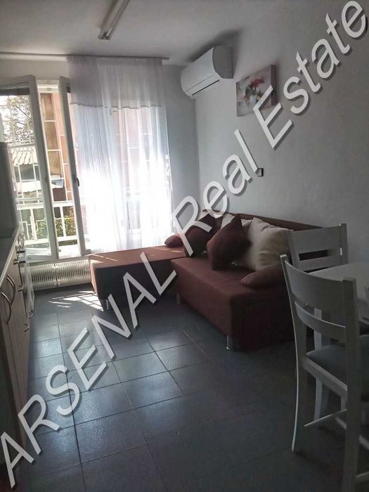 Тристаен апартамент под наем, Център