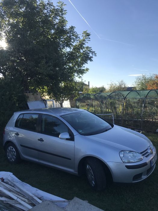 Голф 5 продавам