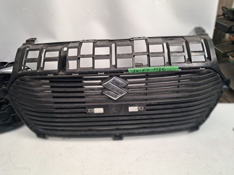 Решетка грил Suzuki Swift Suzuki SX4 S Cross 2015/25г