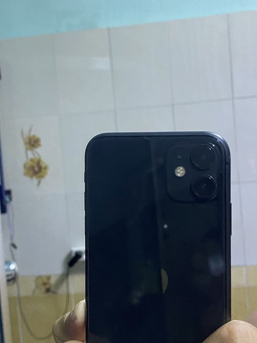 Продам iphone 11 64GB