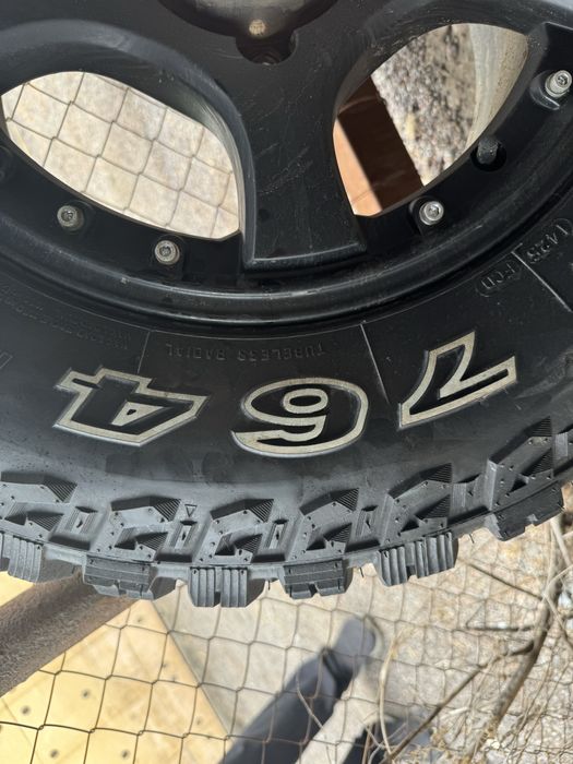 Продам диски с шинами комплект